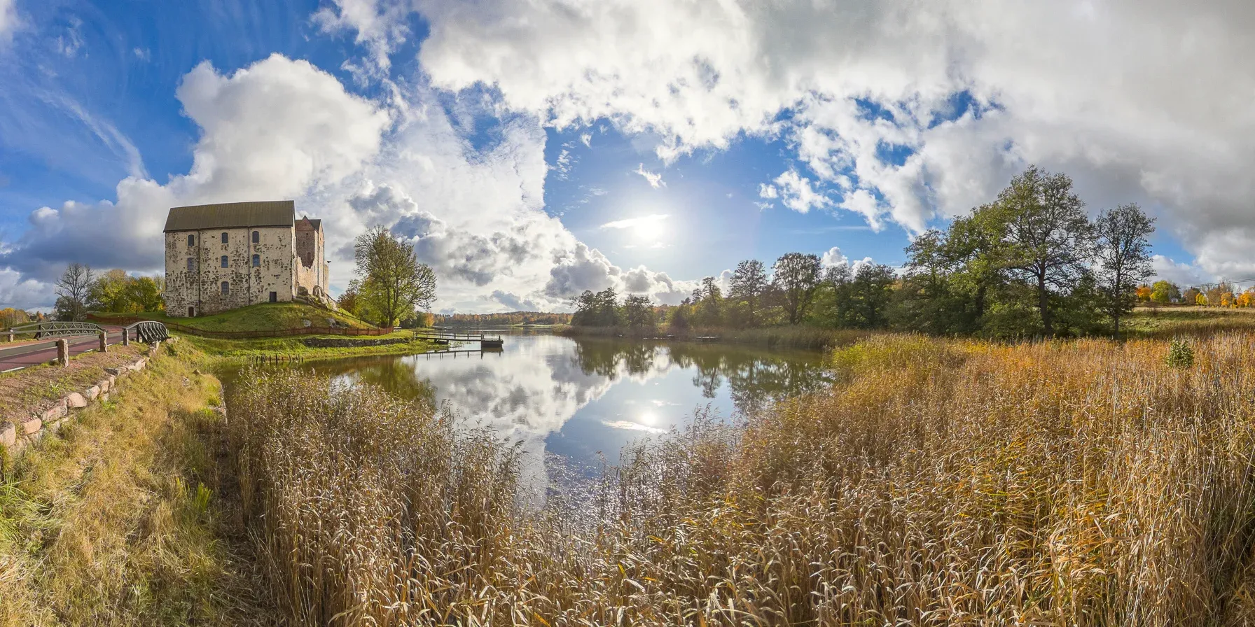 Kastelholm Castle in autumn colors